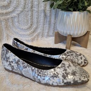 Aquatalia Cierra Ballet Flats Snake Embossed Leather Metallic Grey Italy Sz 8.5